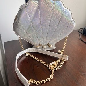 Sea shell purse